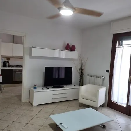 Casa A Nei Pressi Pisa, Lucca E Versilia