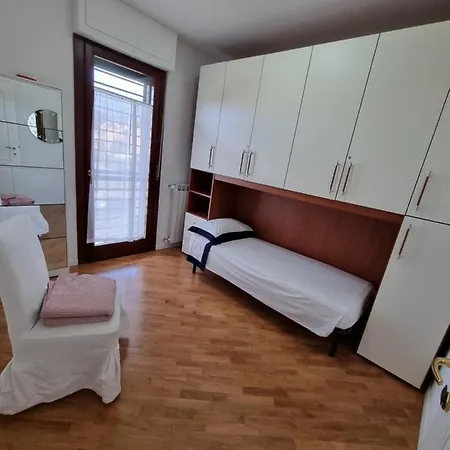 Casa A Nei Pressi Pisa, Lucca E Versilia